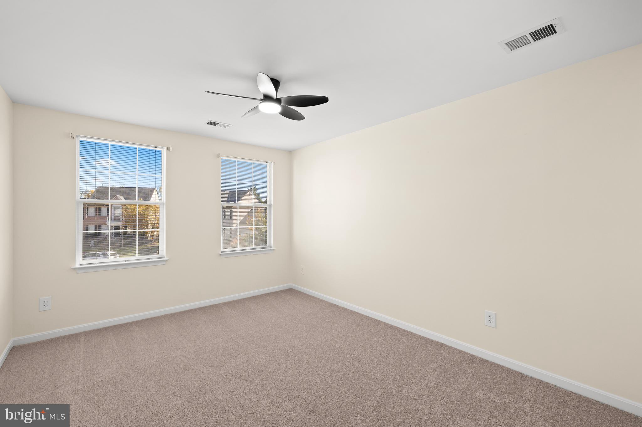 HAMPTON OAKS - Residential