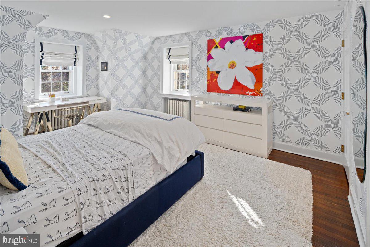 CHESTNUT HILL - Residential