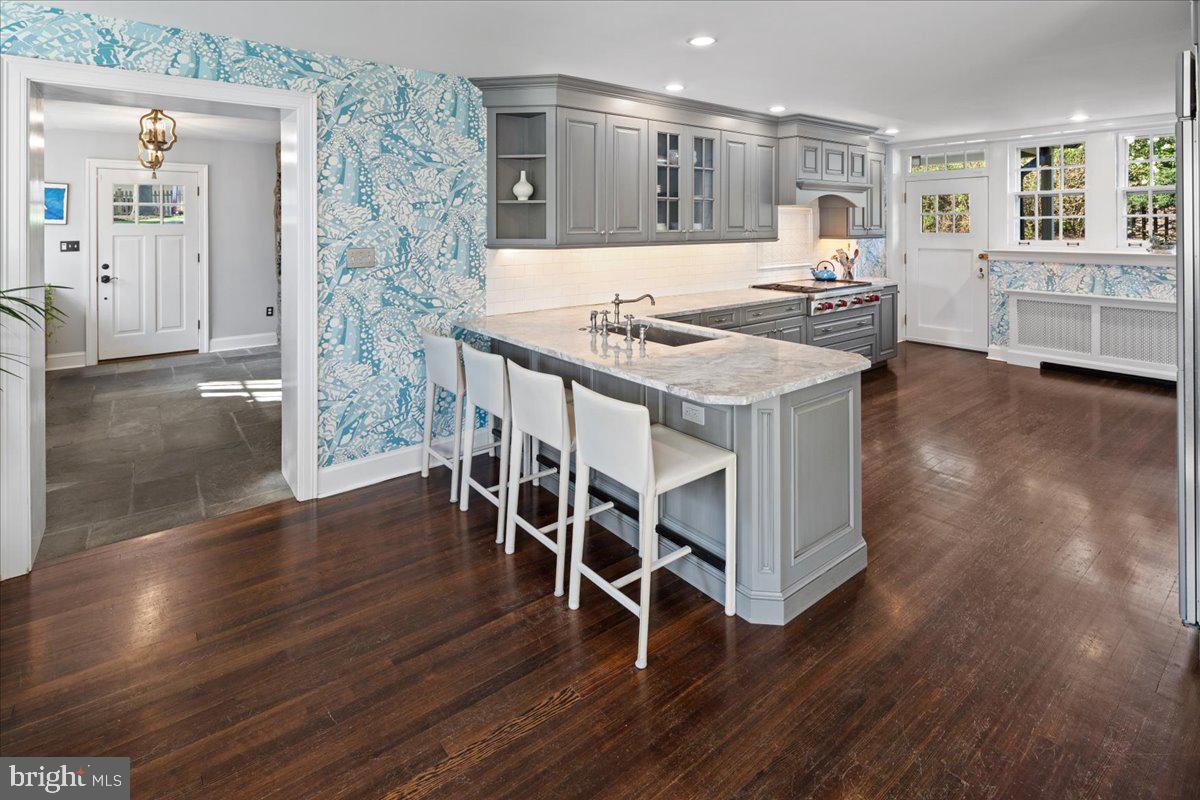 CHESTNUT HILL - Residential