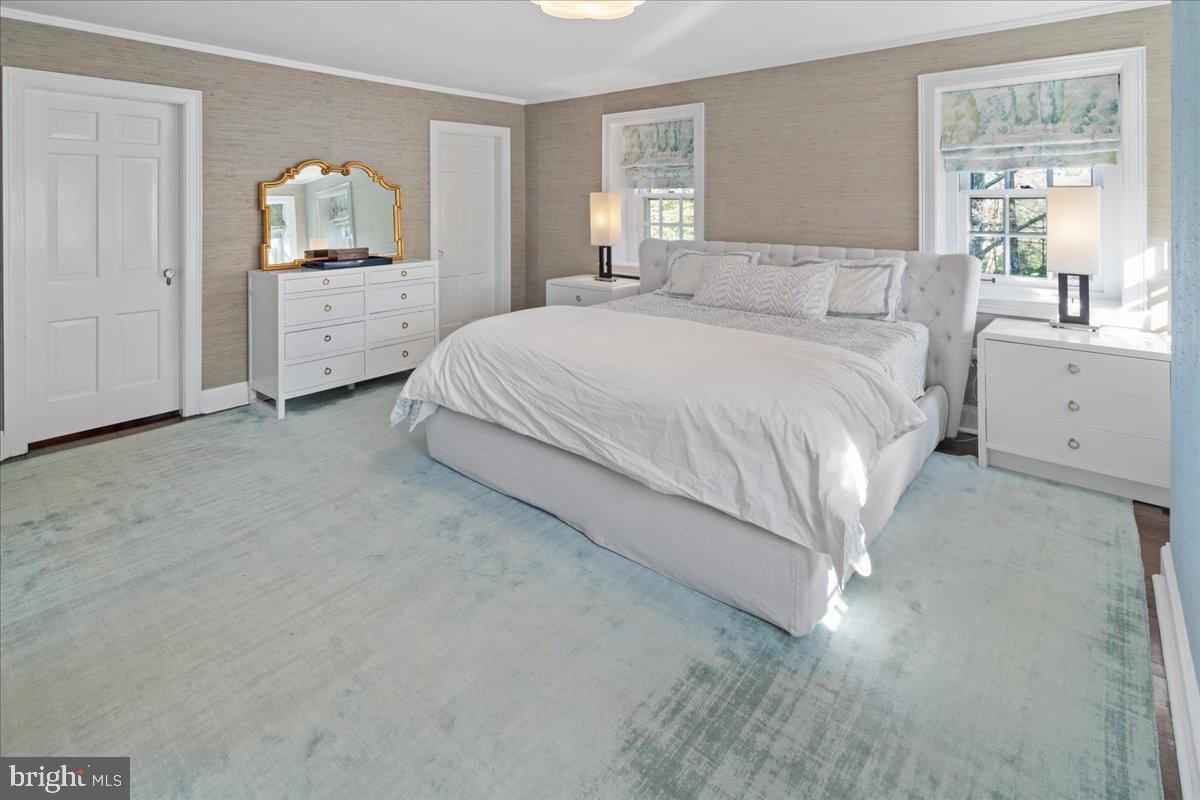 CHESTNUT HILL - Residential