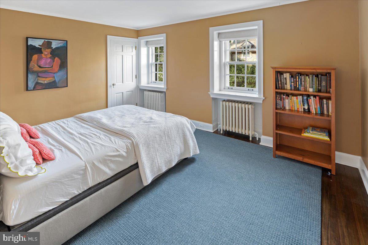 CHESTNUT HILL - Residential