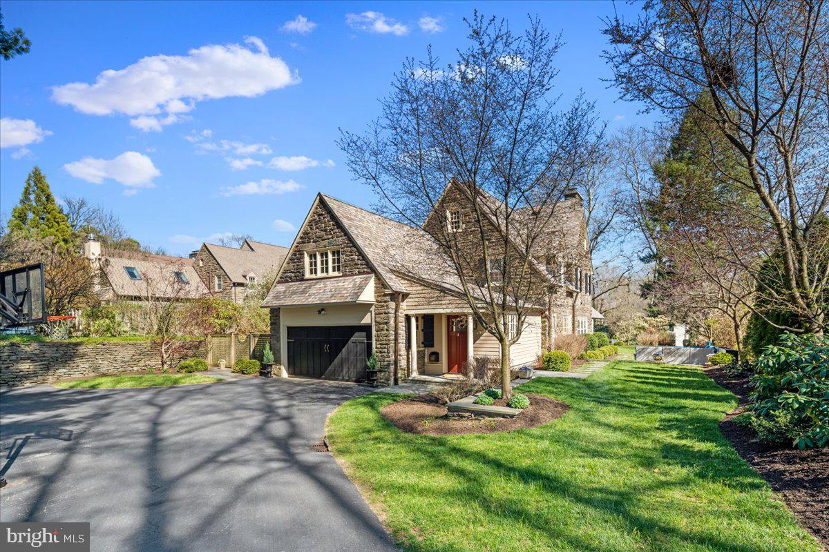 CHESTNUT HILL - Residential