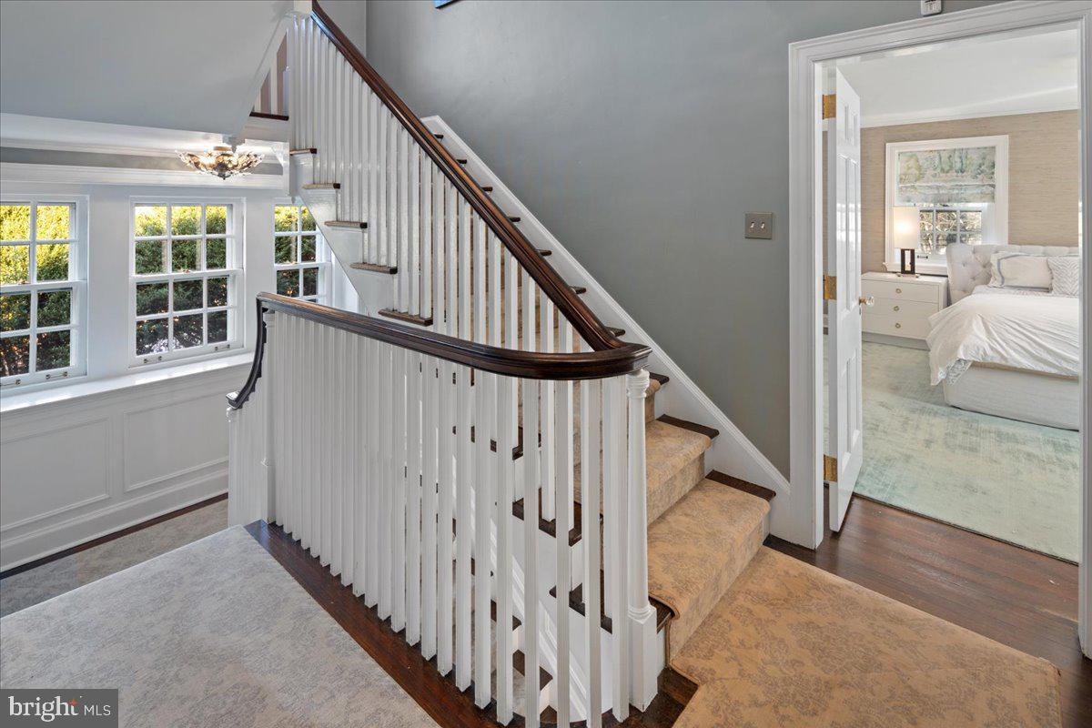 CHESTNUT HILL - Residential