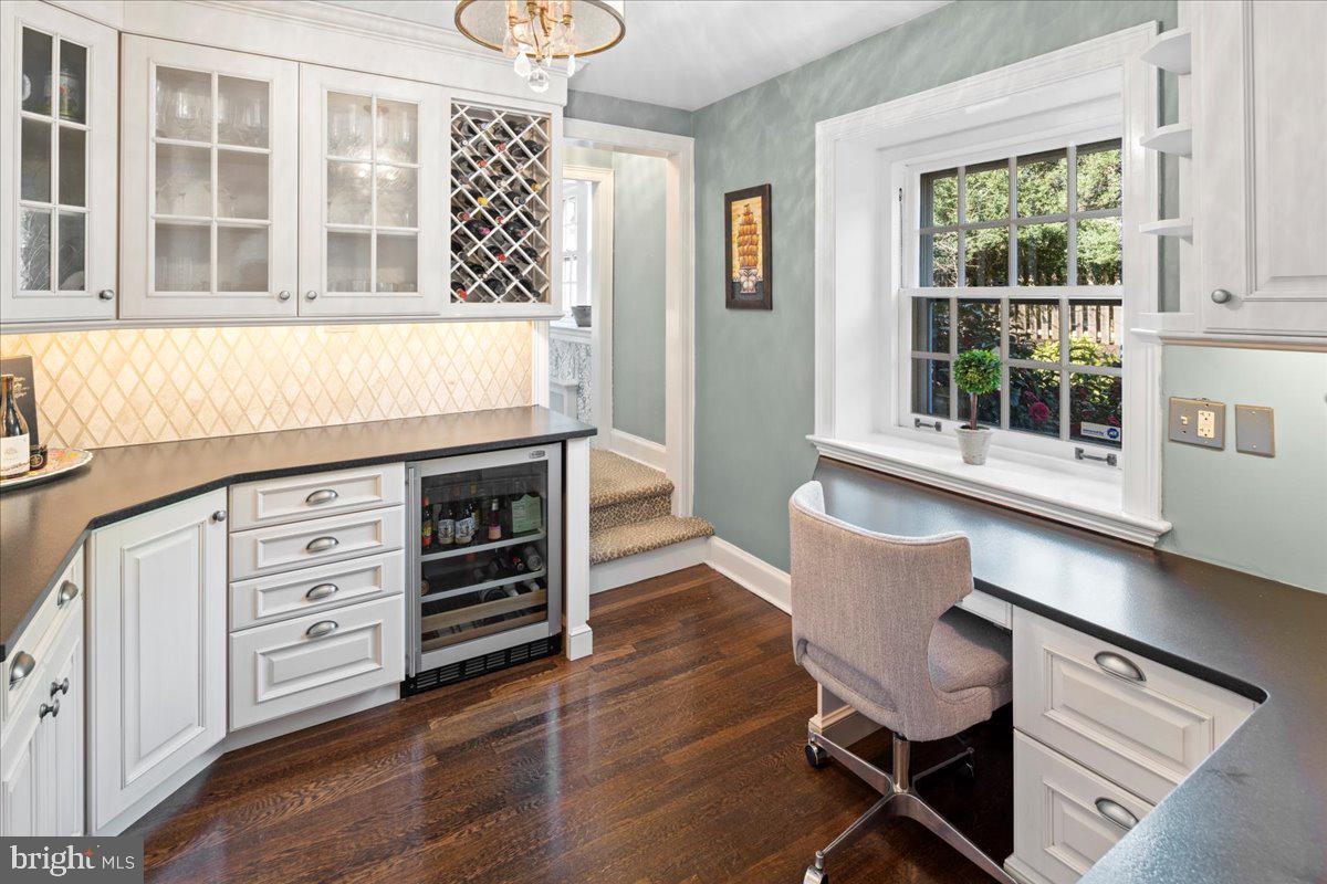 CHESTNUT HILL - Residential