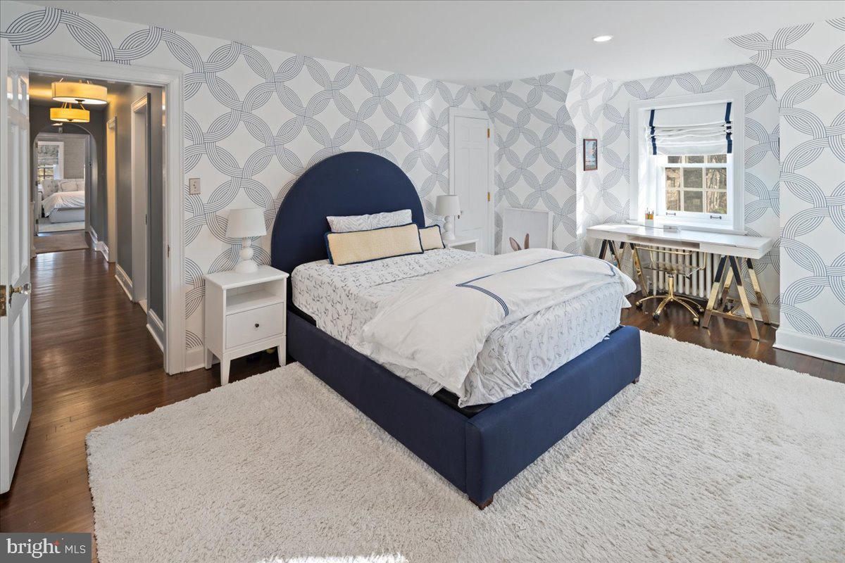 CHESTNUT HILL - Residential