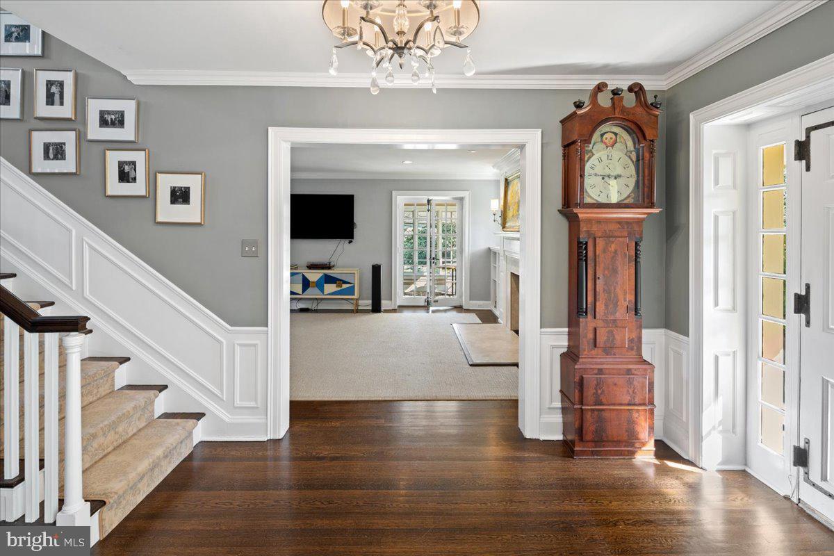 CHESTNUT HILL - Residential