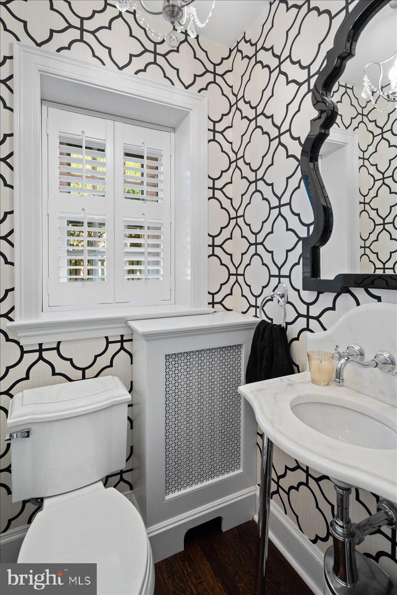 CHESTNUT HILL - Residential