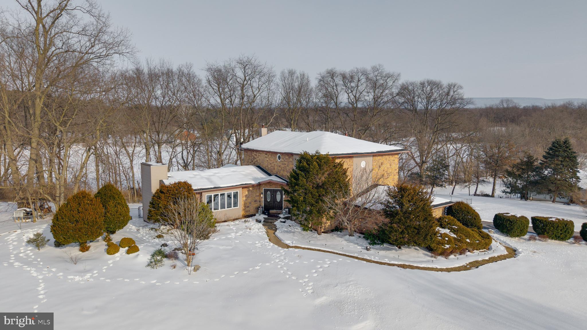 ROCKY SPRING ACRES - Residential