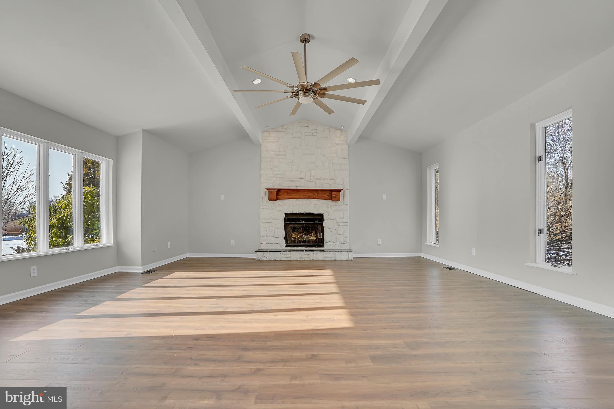 ROCKY SPRING ACRES - Residential