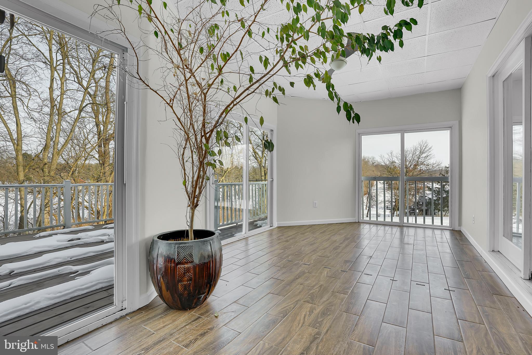 ROCKY SPRING ACRES - Residential