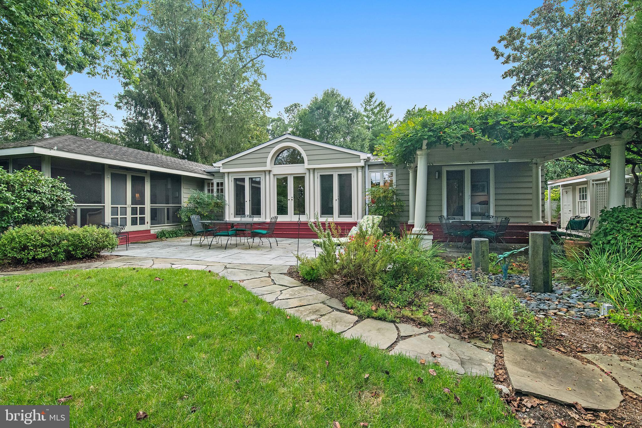 WARDOUR - Residential