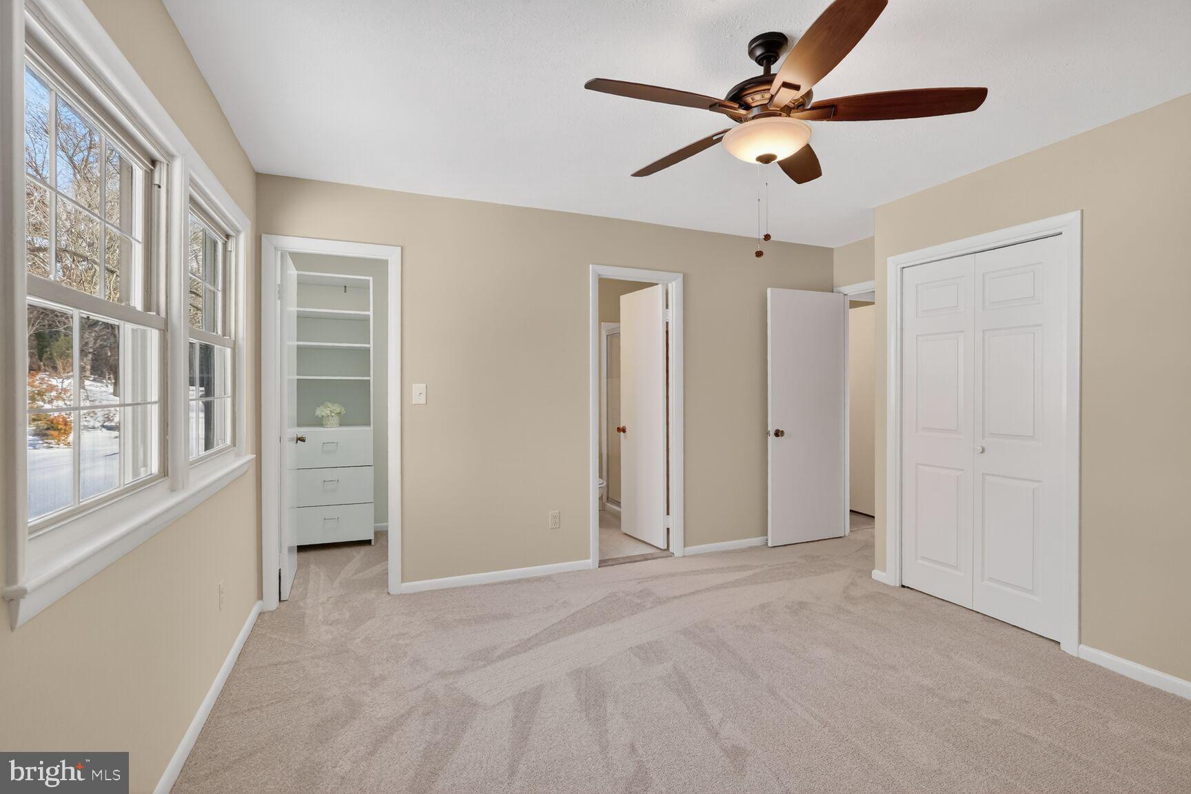 WILLIAMSBURG VILLAGE - Residential