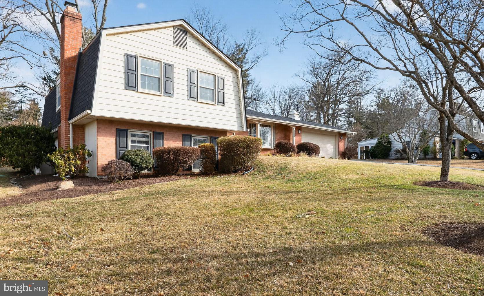 WILLIAMSBURG VILLAGE - Residential