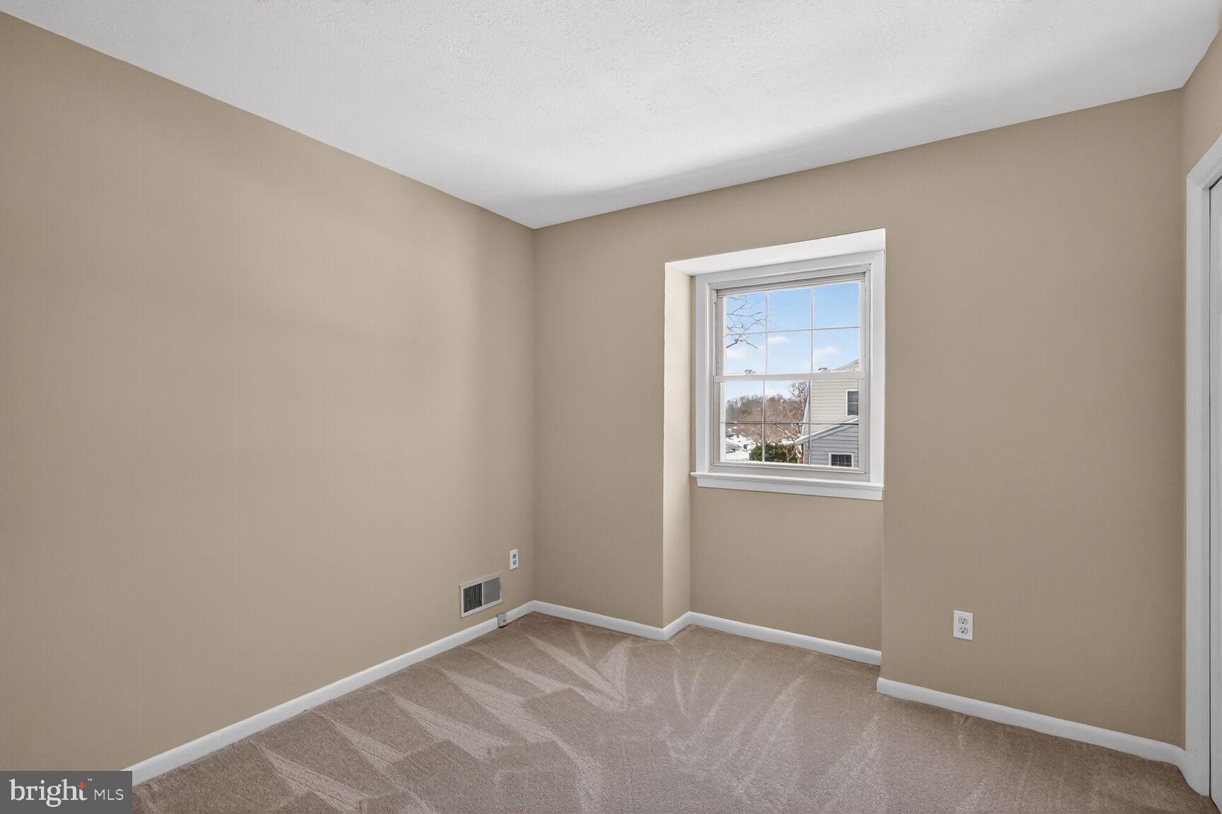 WILLIAMSBURG VILLAGE - Residential