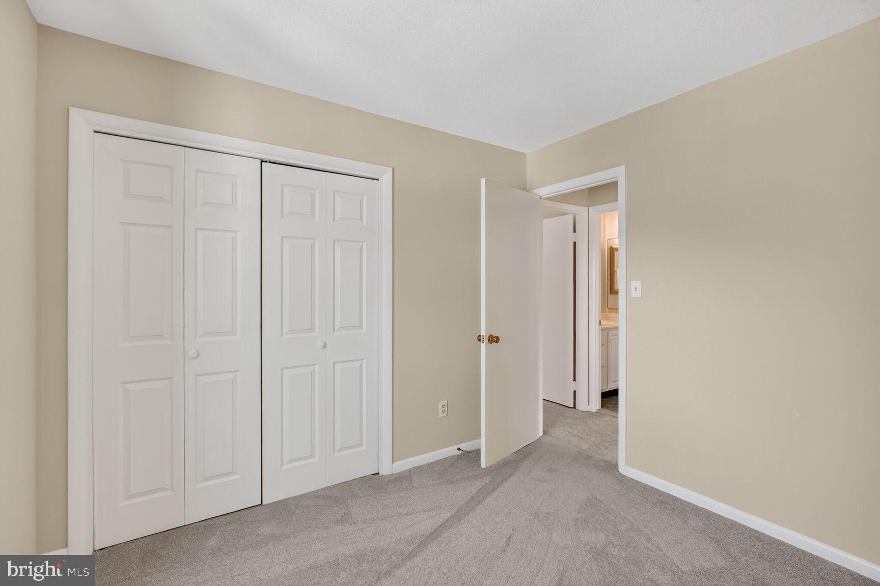 WILLIAMSBURG VILLAGE - Residential