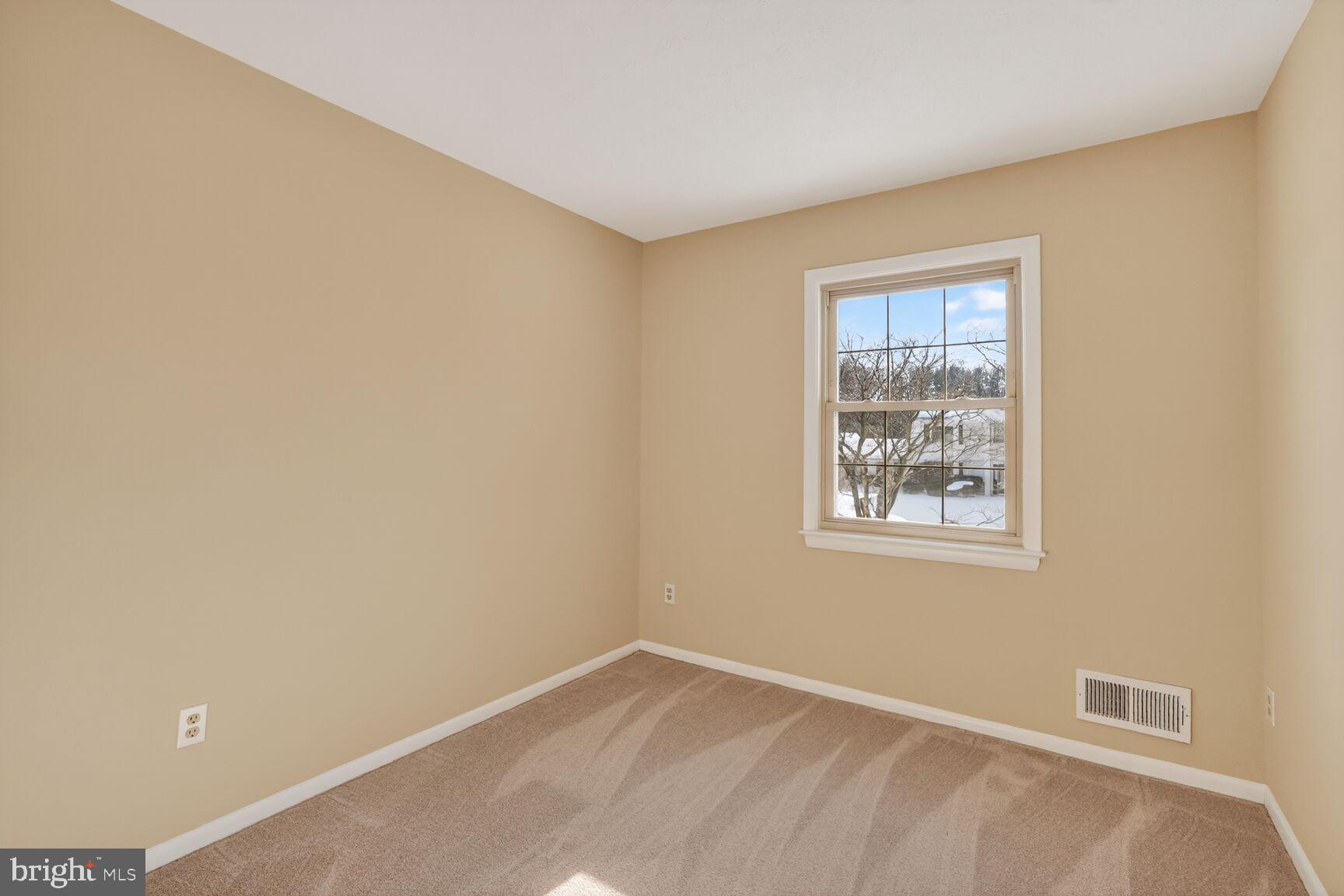 WILLIAMSBURG VILLAGE - Residential