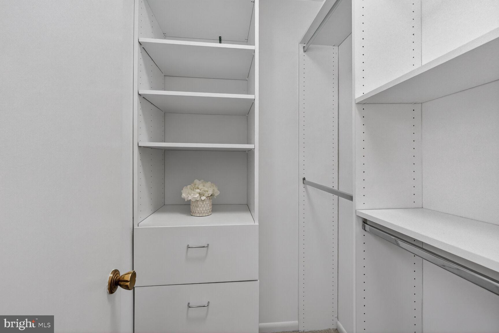 WILLIAMSBURG VILLAGE - Residential