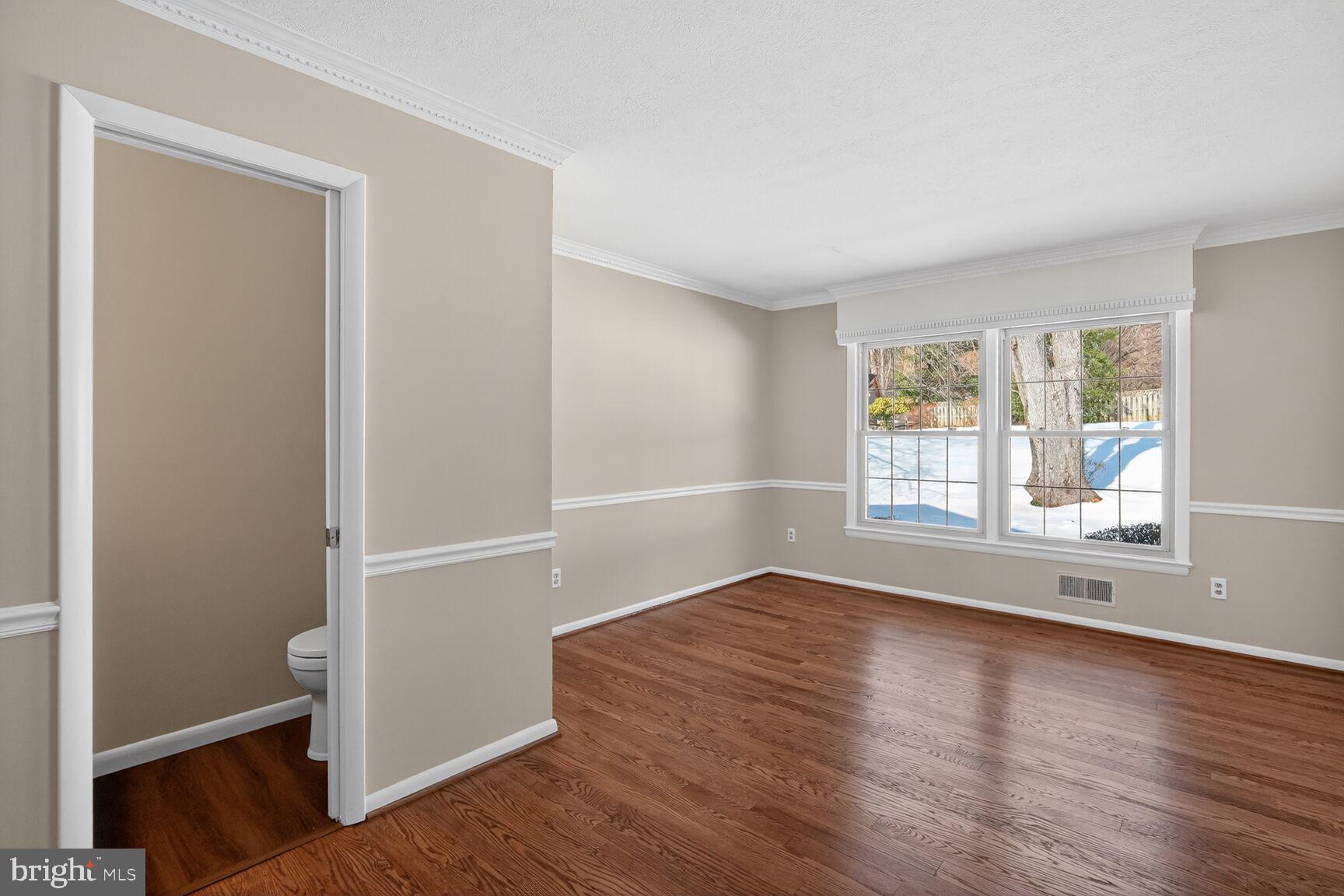 WILLIAMSBURG VILLAGE - Residential