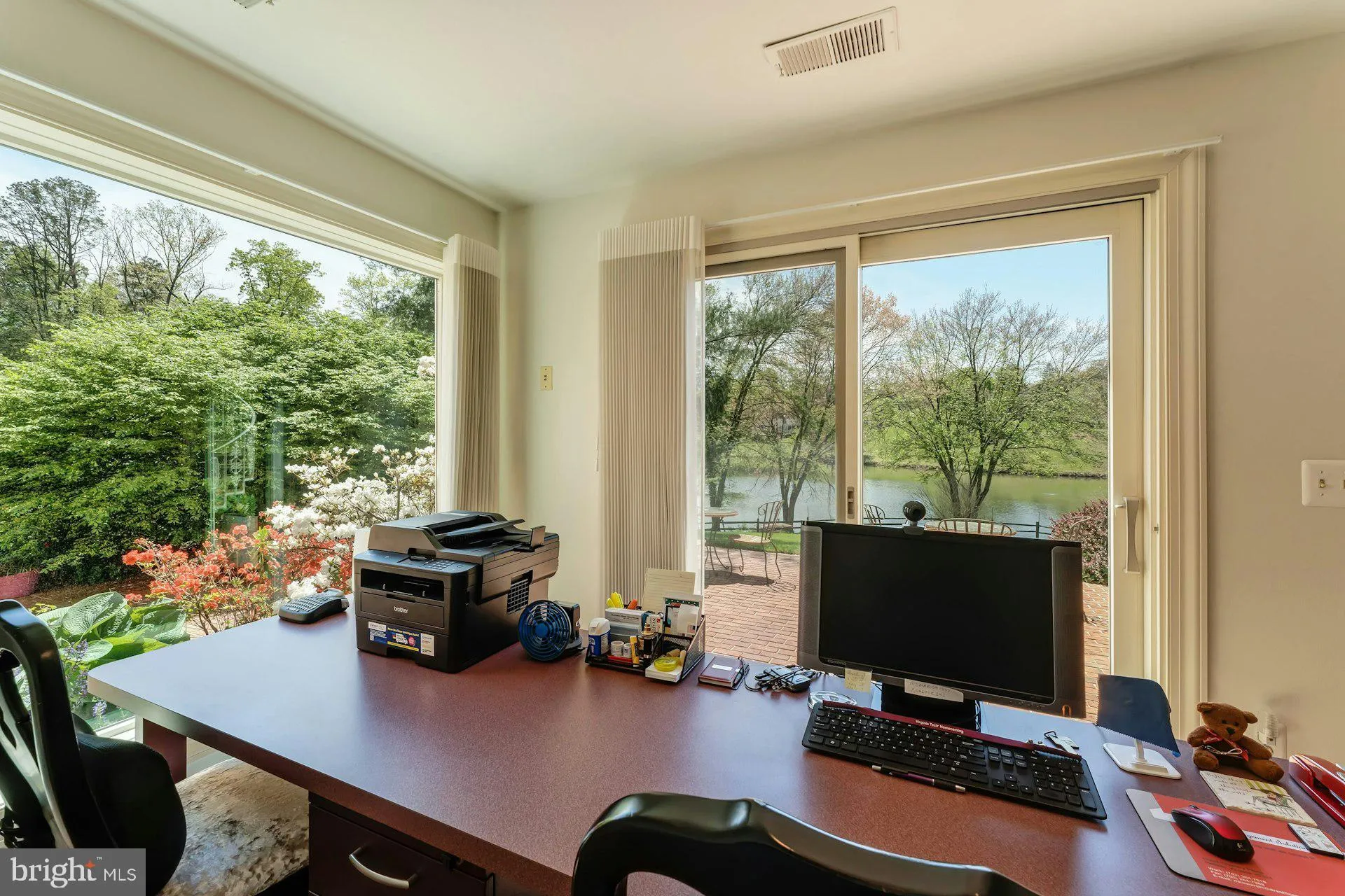 Oakton, Virginia 22124, United States, 6 Bedrooms Bedrooms, ,6 BathroomsBathrooms,Residential,Active,117109