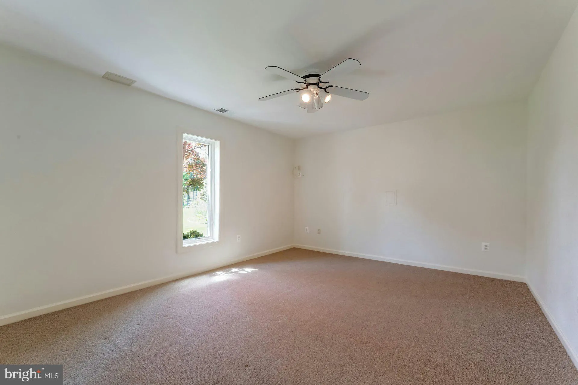 Oakton, Virginia 22124, United States, 6 Bedrooms Bedrooms, ,6 BathroomsBathrooms,Residential,Active,117109