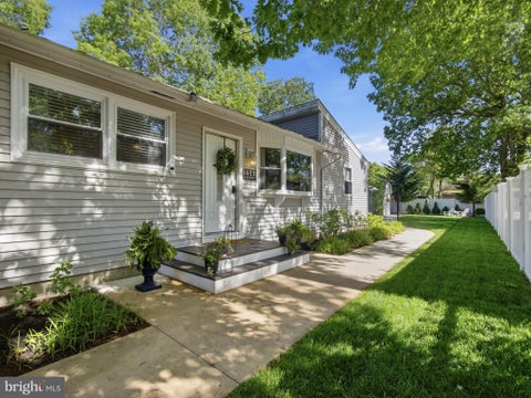 Photo of 114 3rd Avenue, TUCKERTON, NJ 08087 (MLS # NJOC2042570)