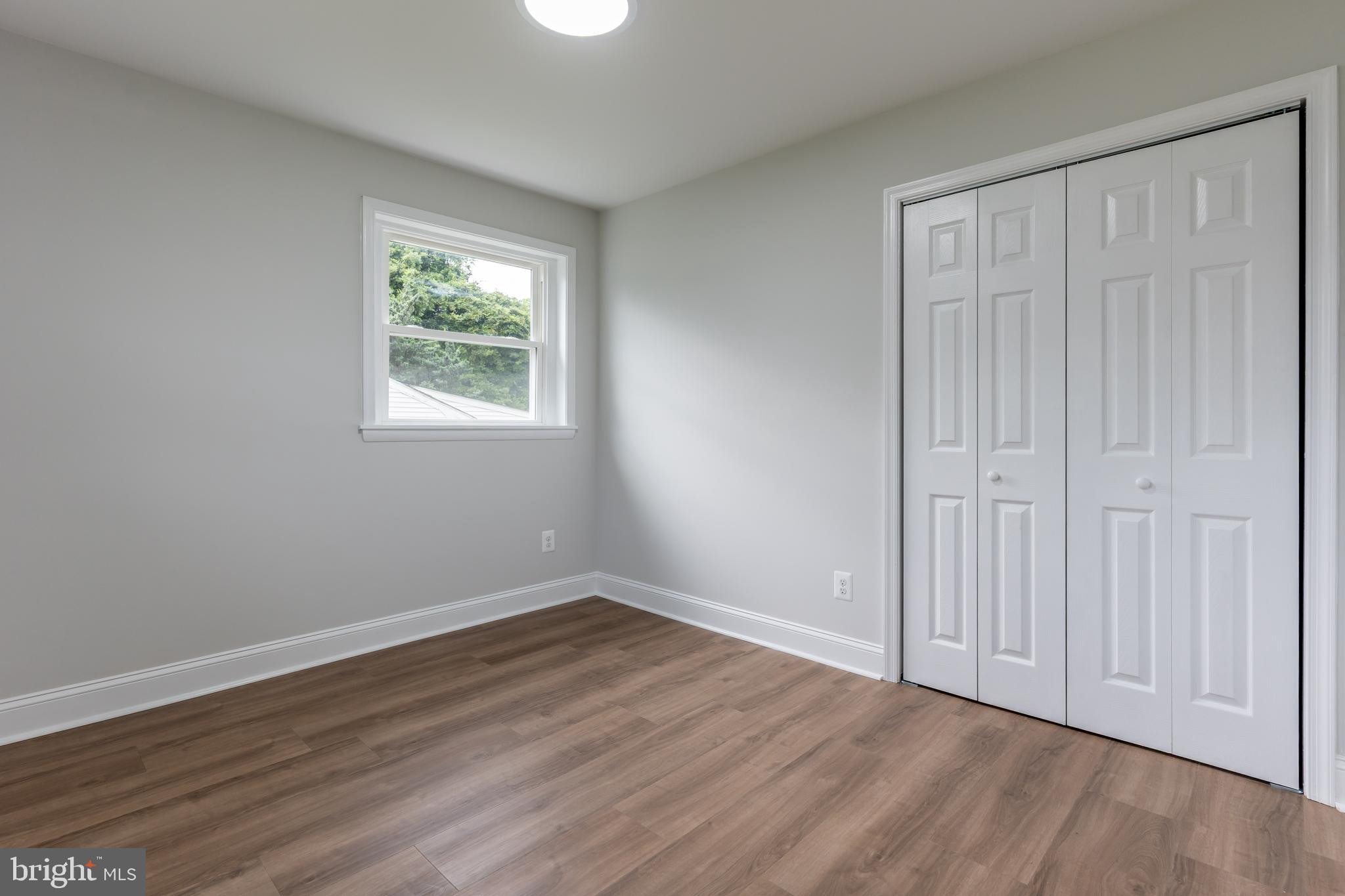 COUNTRY CLUB MANOR - Residential