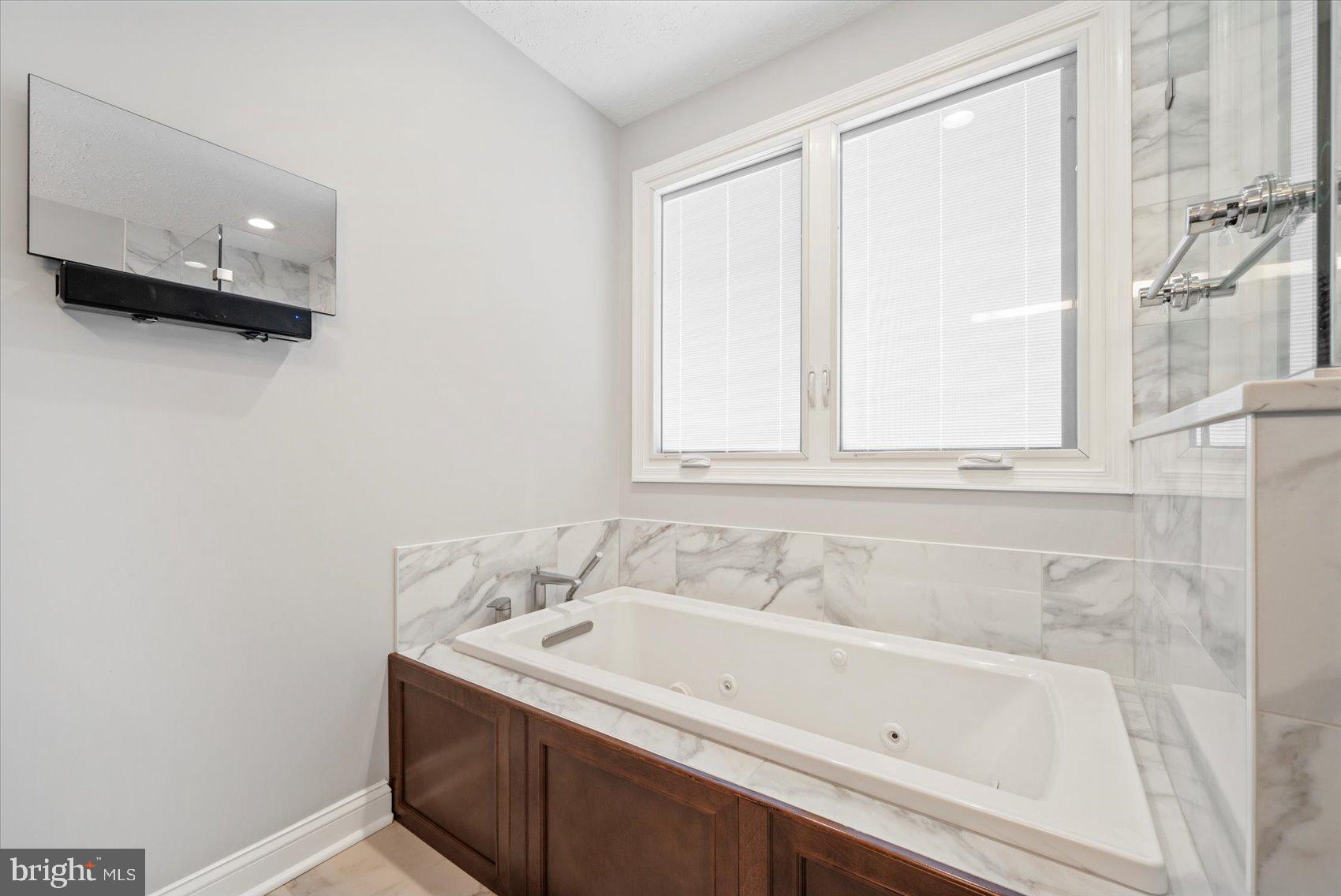 LYONSWOOD - Residential