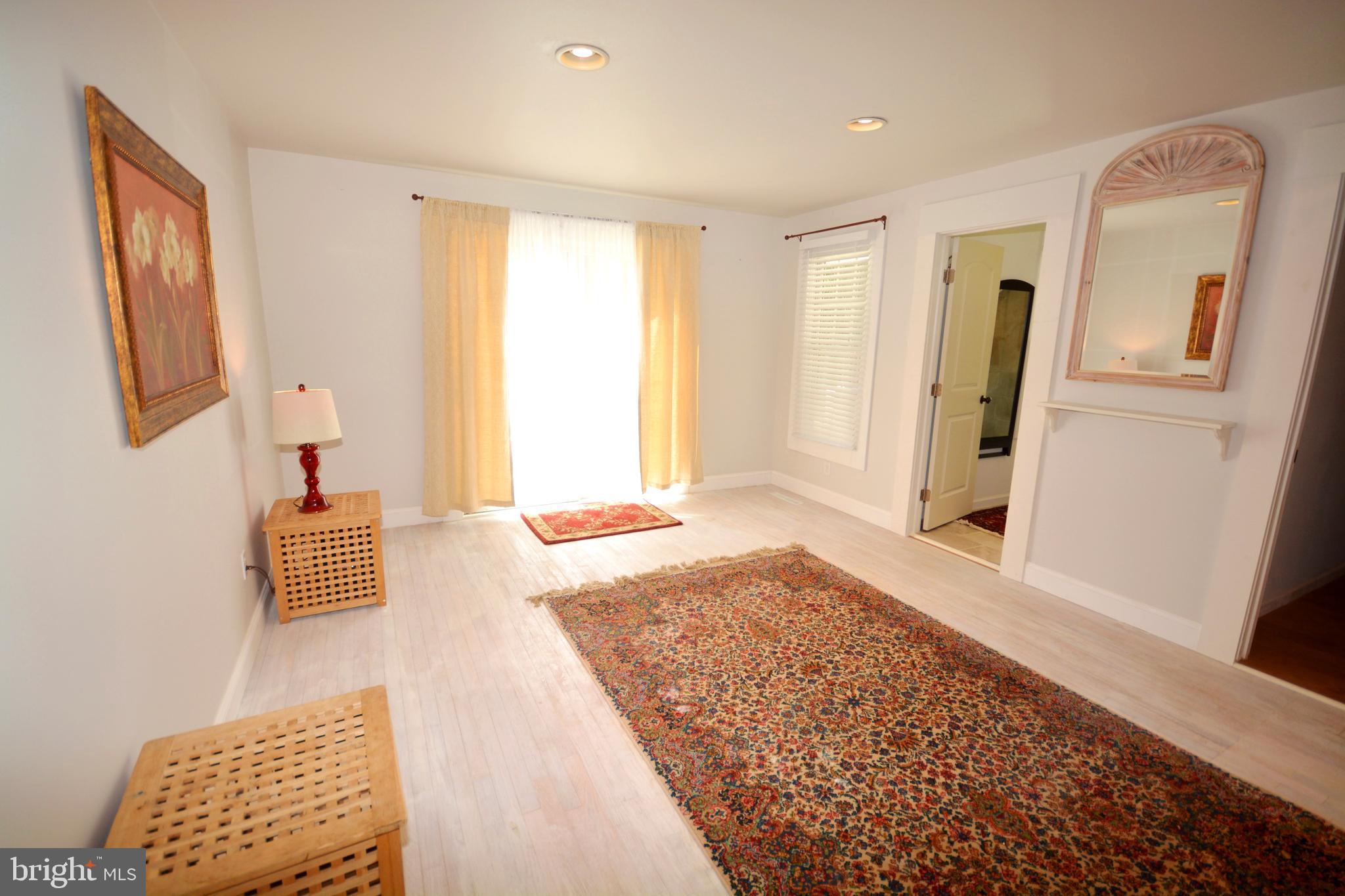 EASTON - Residential