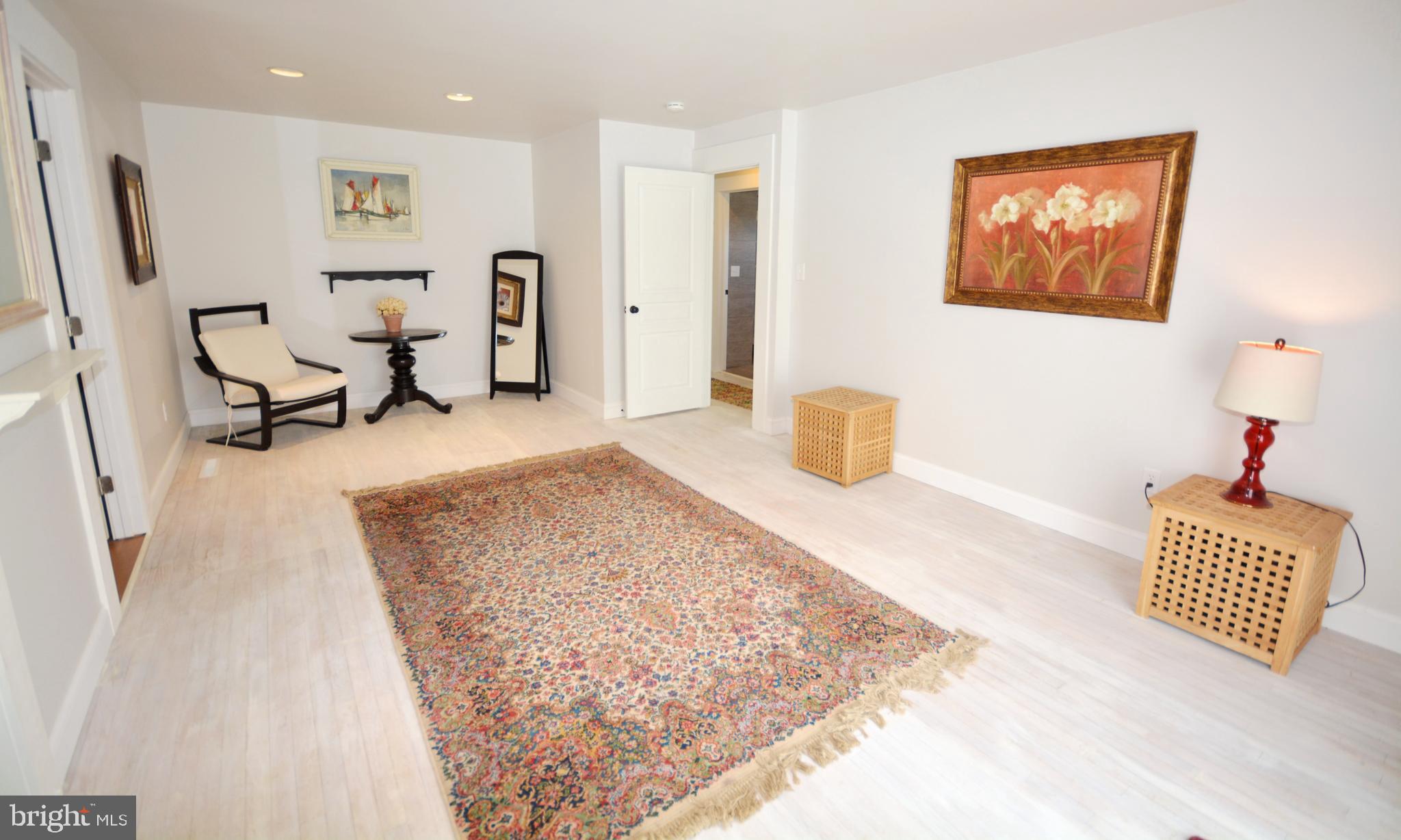 EASTON - Residential