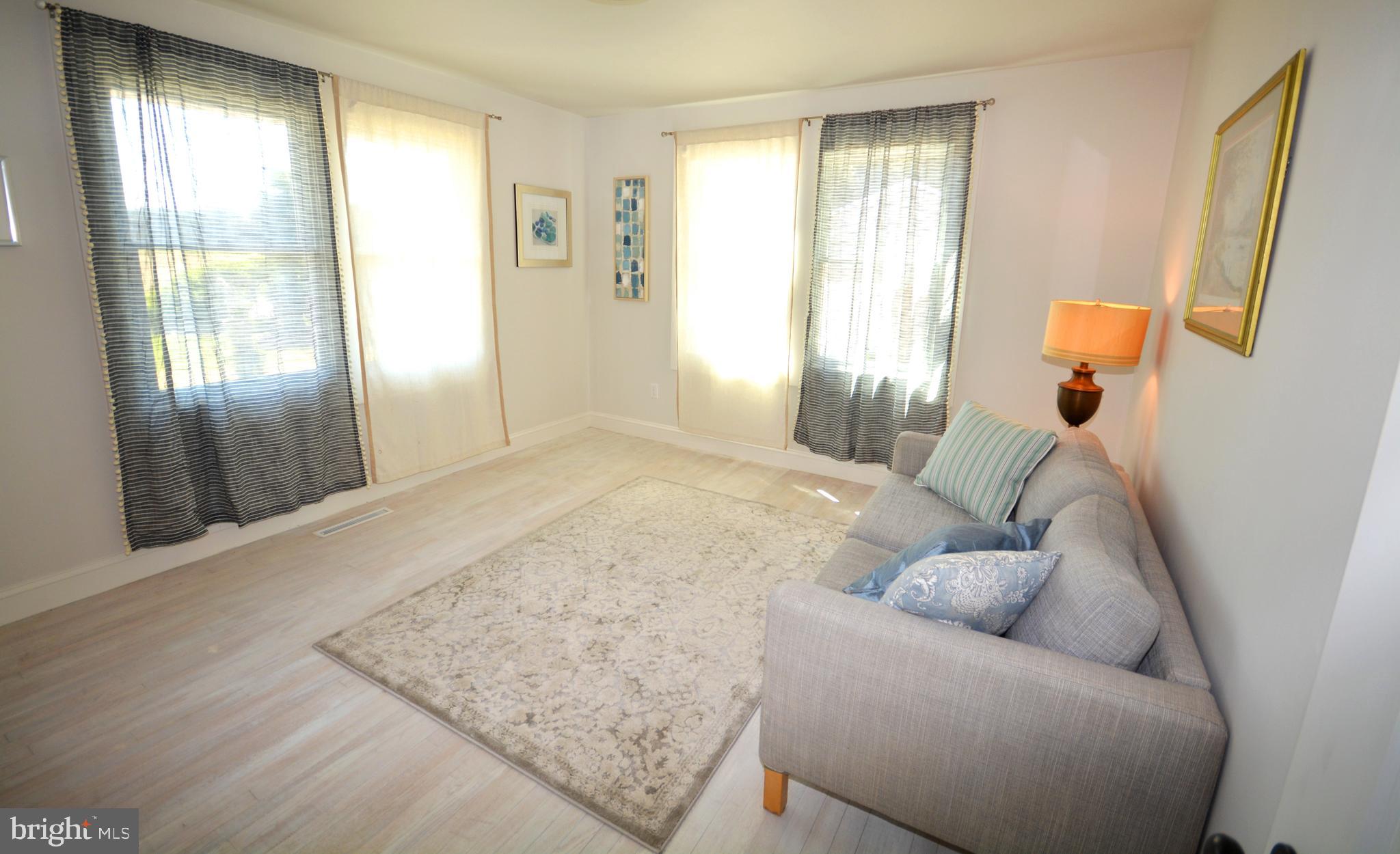 EASTON - Residential