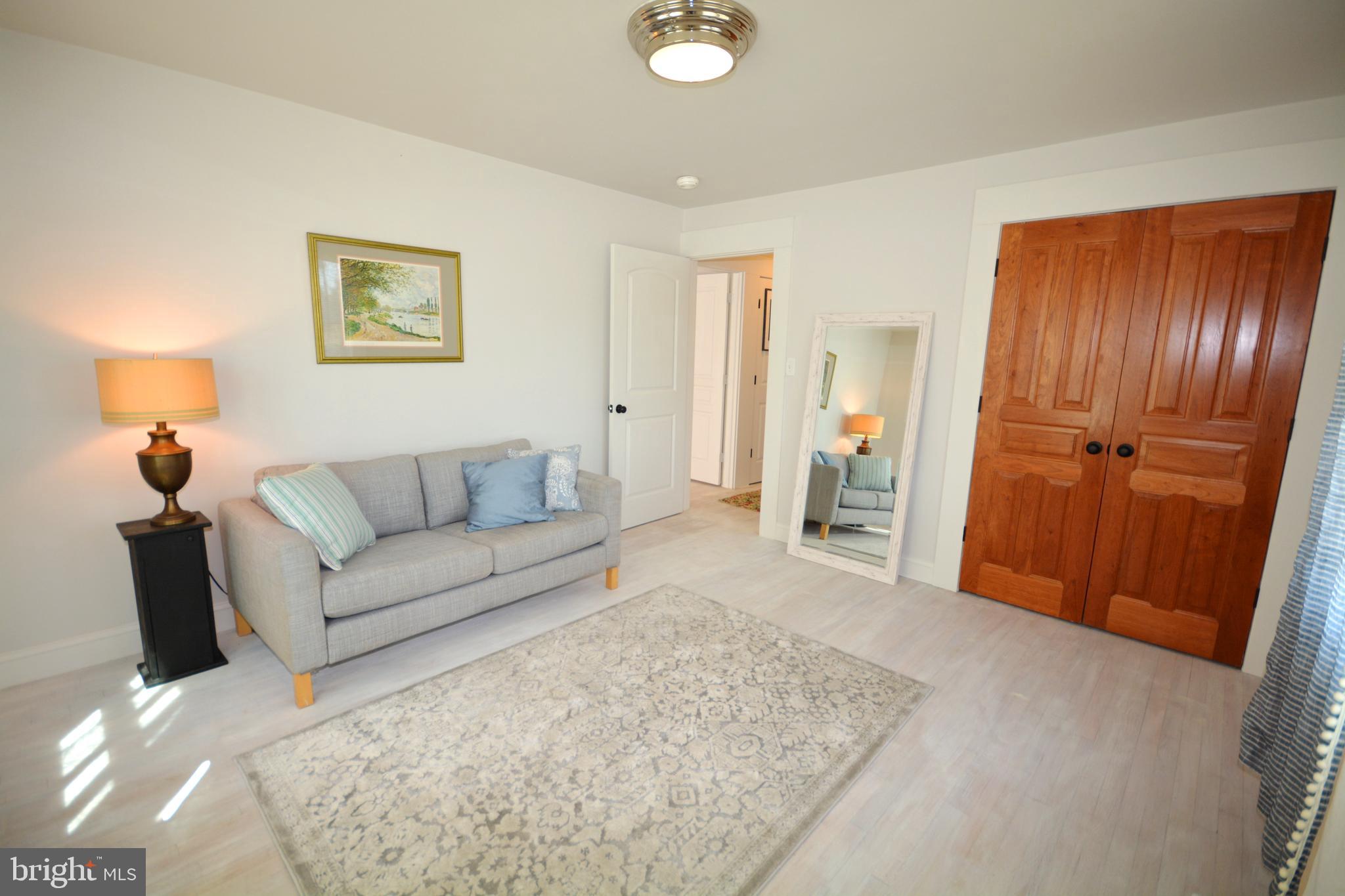 EASTON - Residential