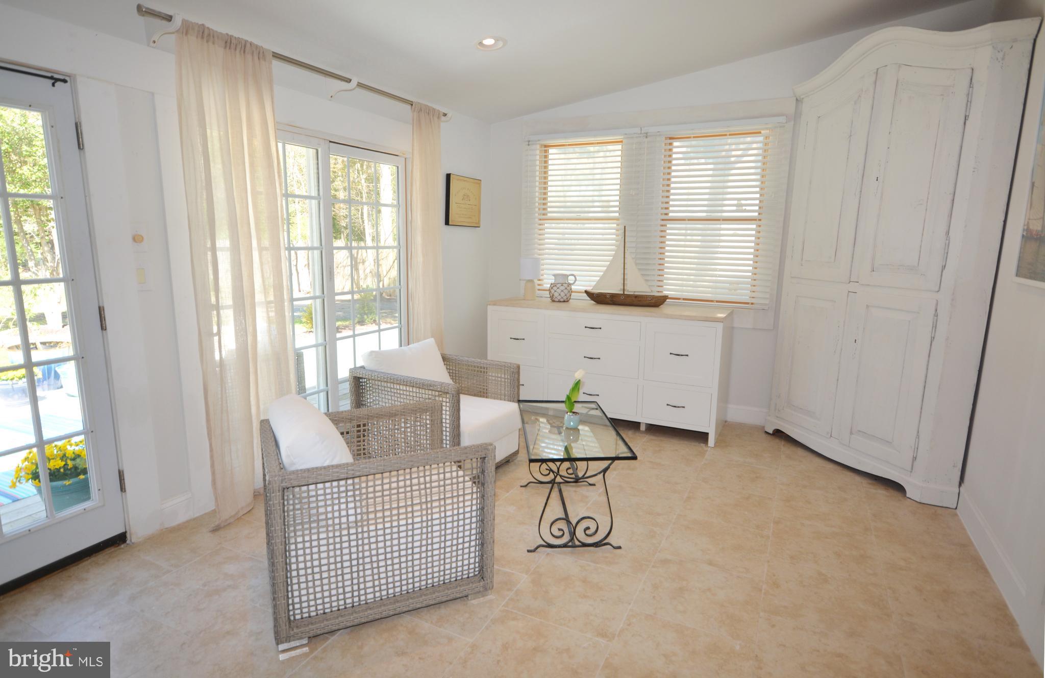 EASTON - Residential