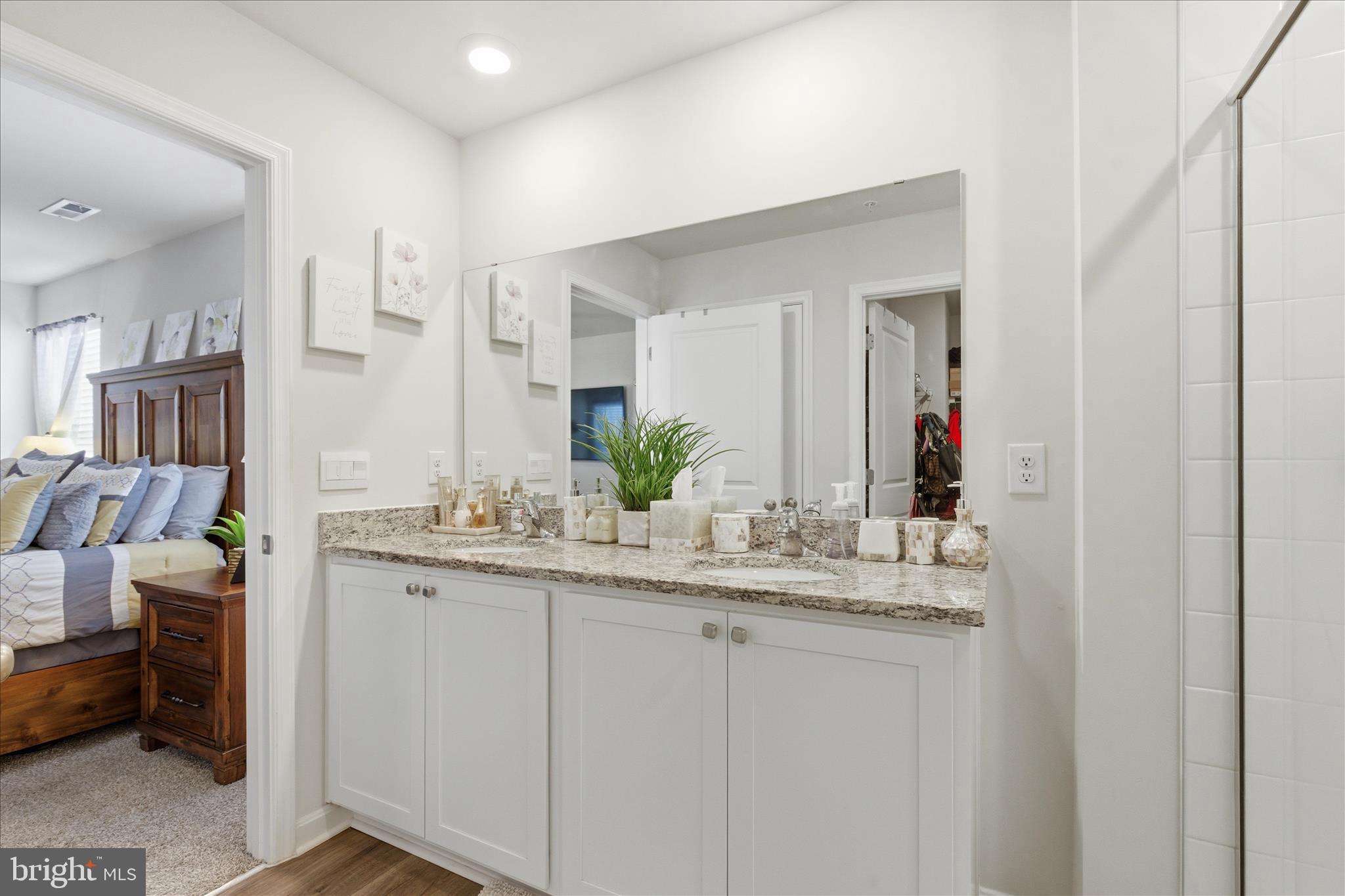 PINEGROVE - Residential