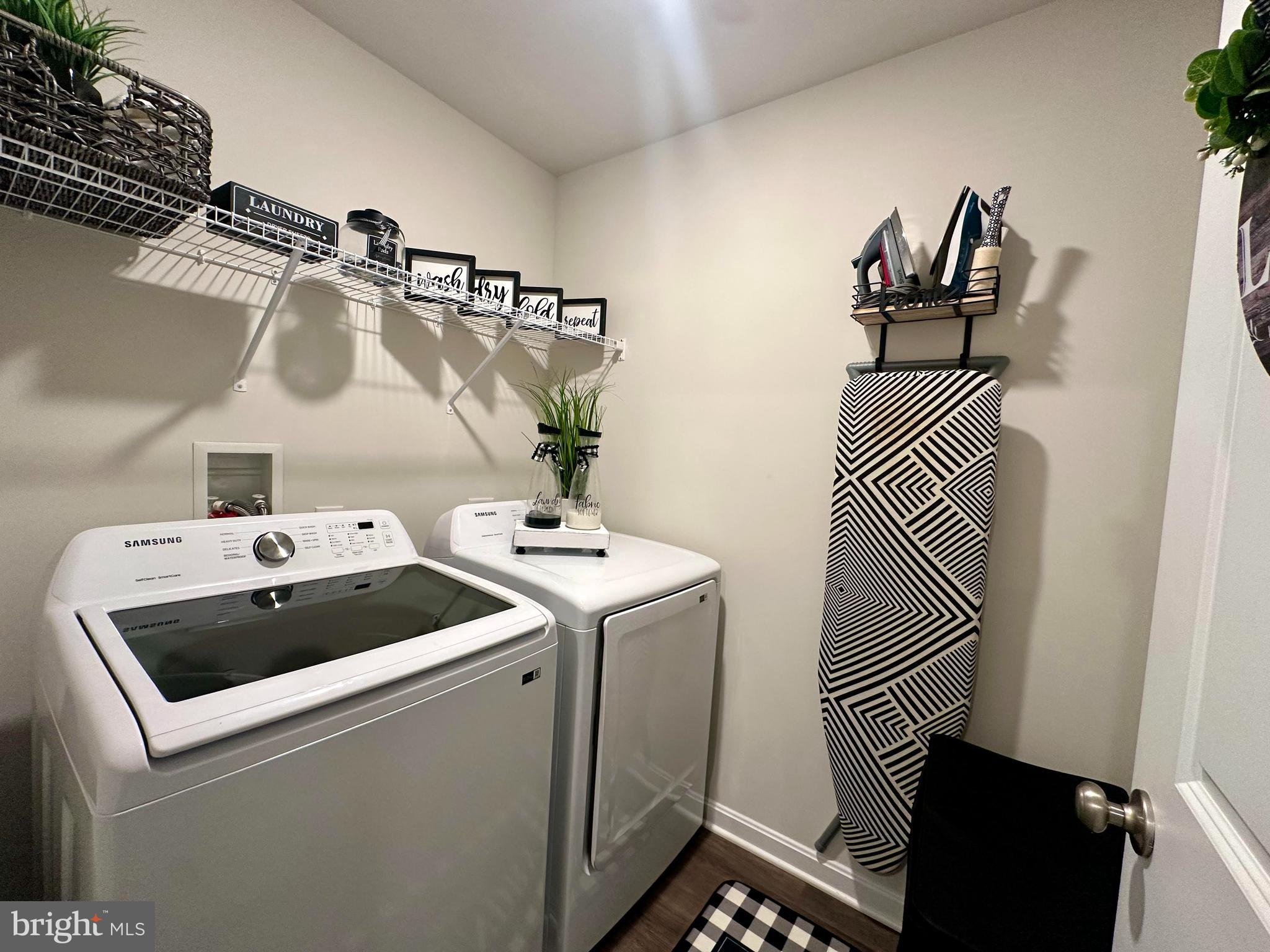 PINEGROVE - Residential