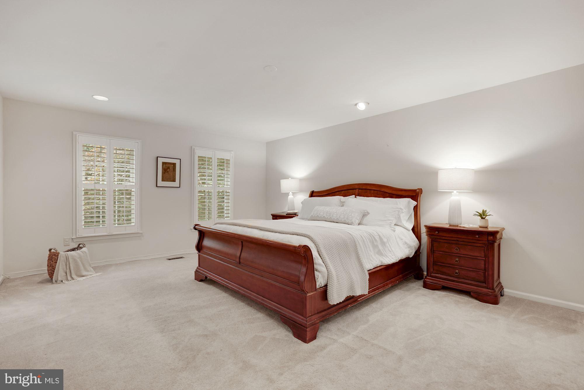 RIVER FALLS - Residential