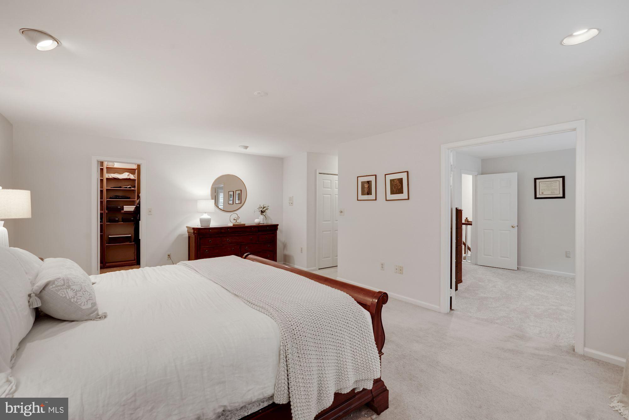 RIVER FALLS - Residential