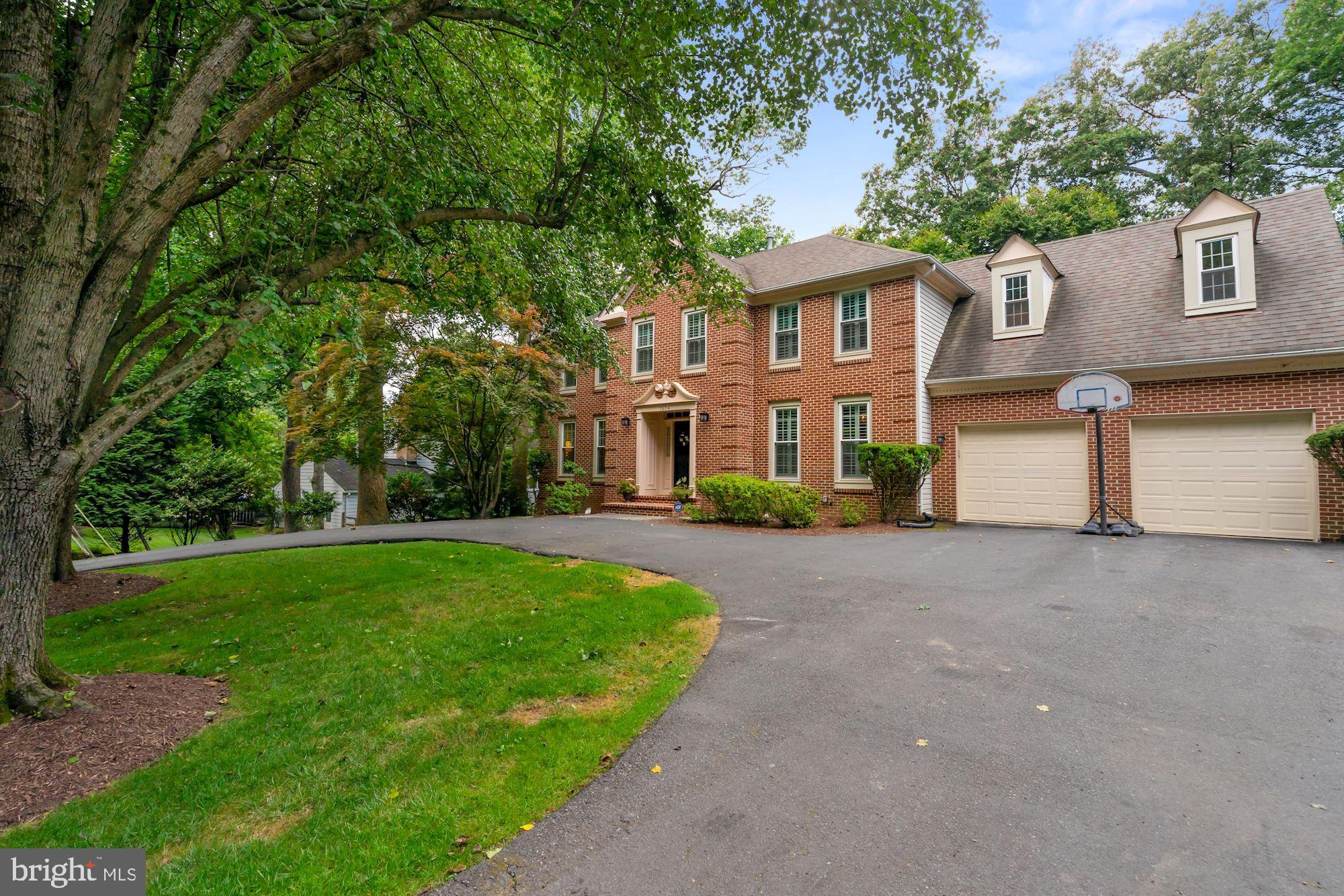 RIVER FALLS - Residential