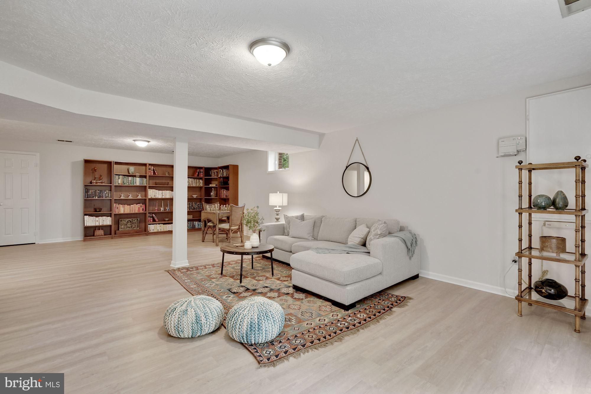 RIVER FALLS - Residential