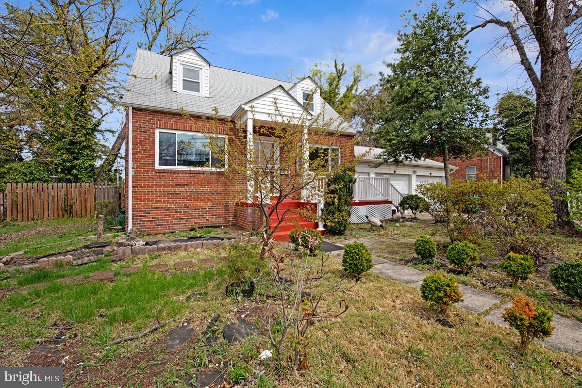 NORTH FORESTVILLE - Residential