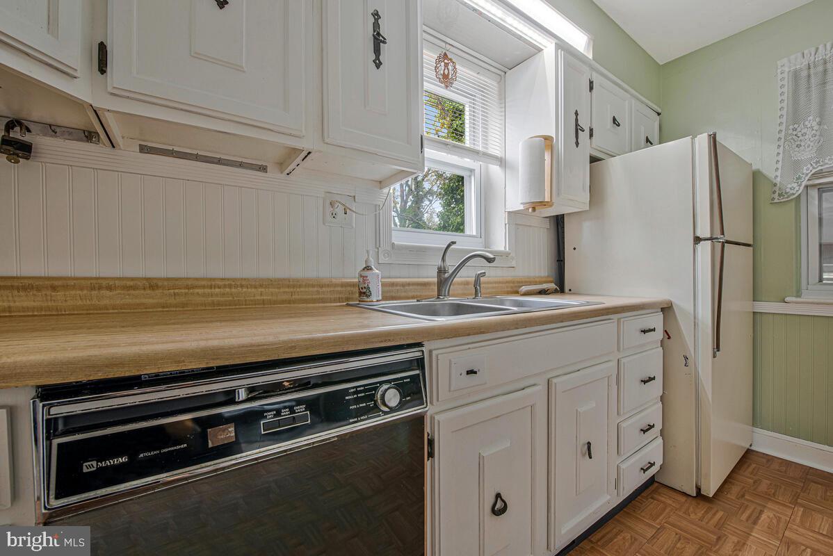 NORTH FORESTVILLE - Residential