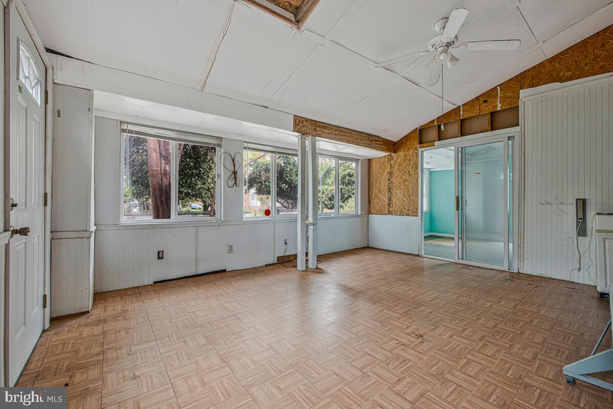 NORTH FORESTVILLE - Residential