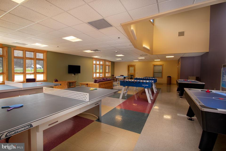 LAKE NAOMI - Residential