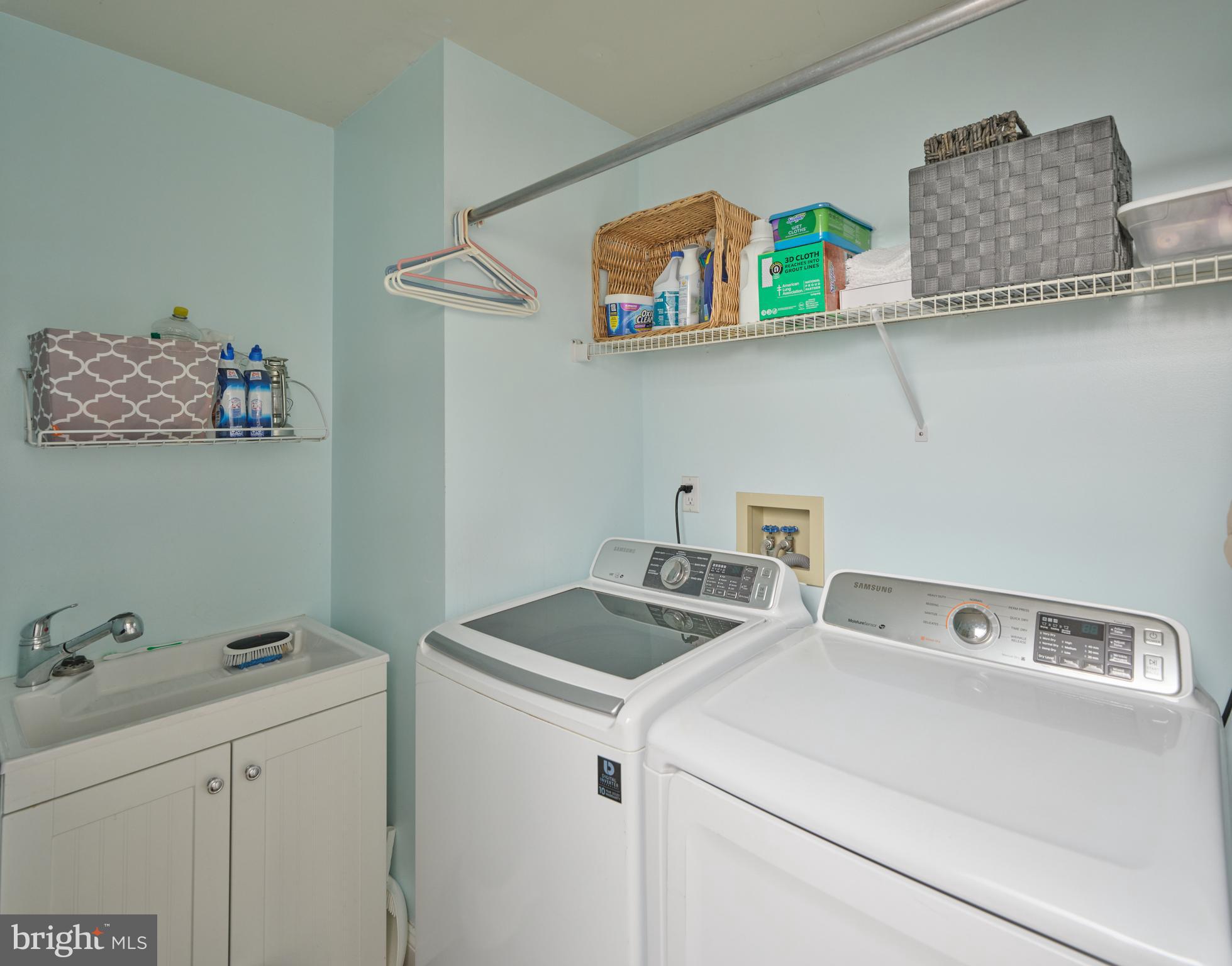 IDLEWOOD - Residential