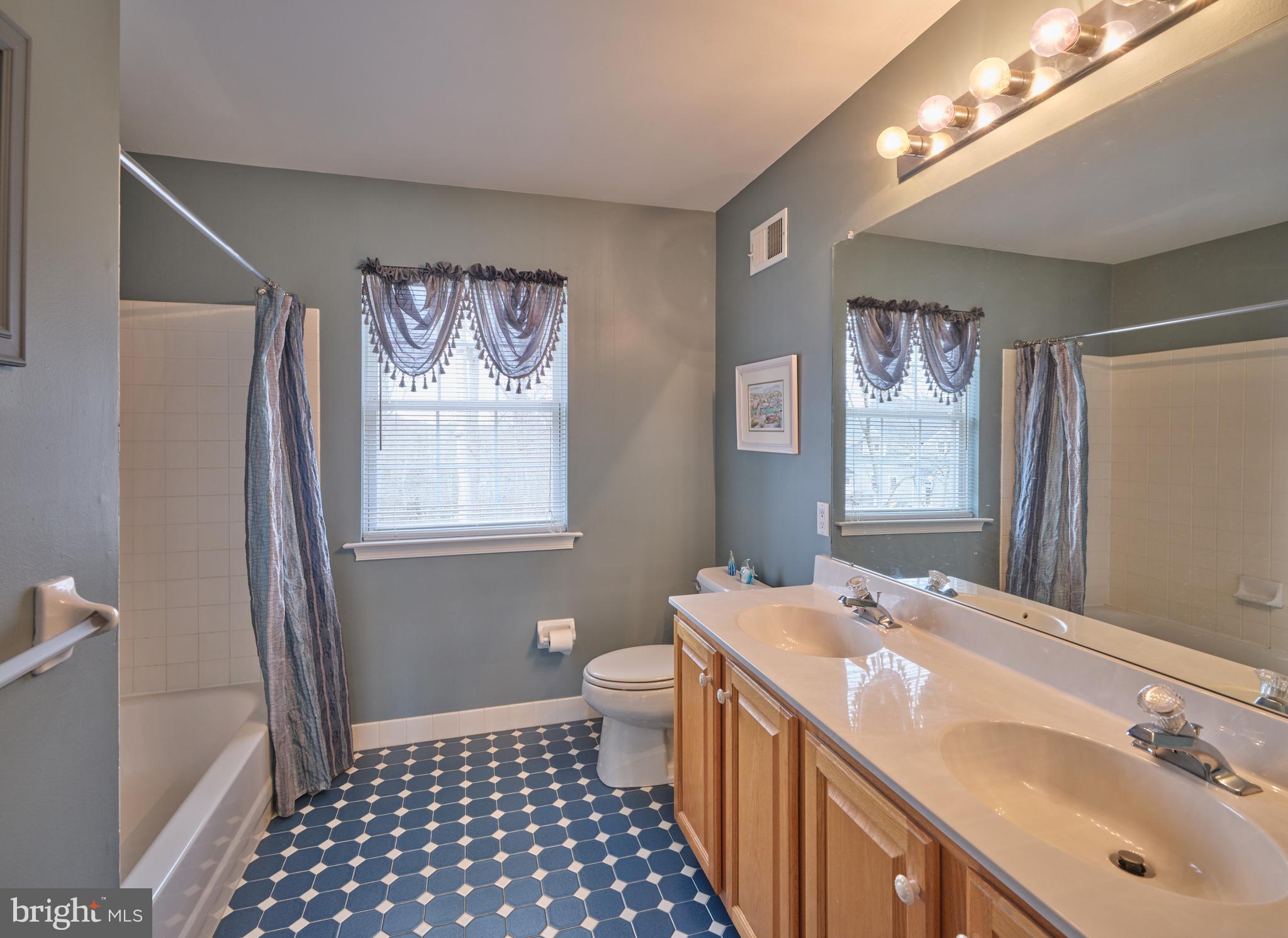 IDLEWOOD - Residential