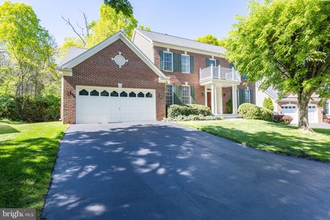 Photo of 10834 Hillbrooke Lane, POTOMAC, MD 20854 (MLS # MDMC2175714)