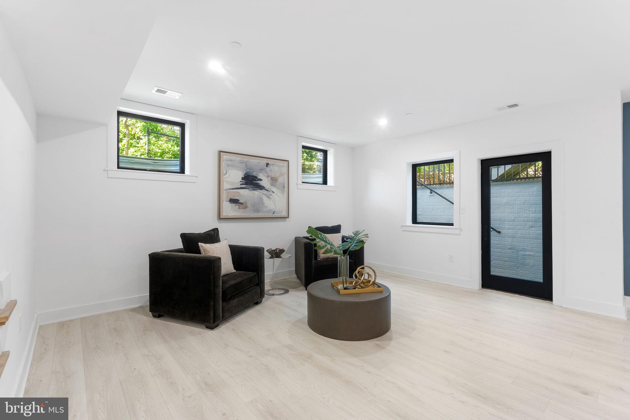 WOODHAVEN - Residential