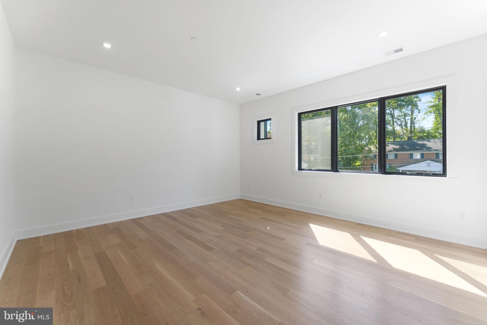 WOODHAVEN - Residential