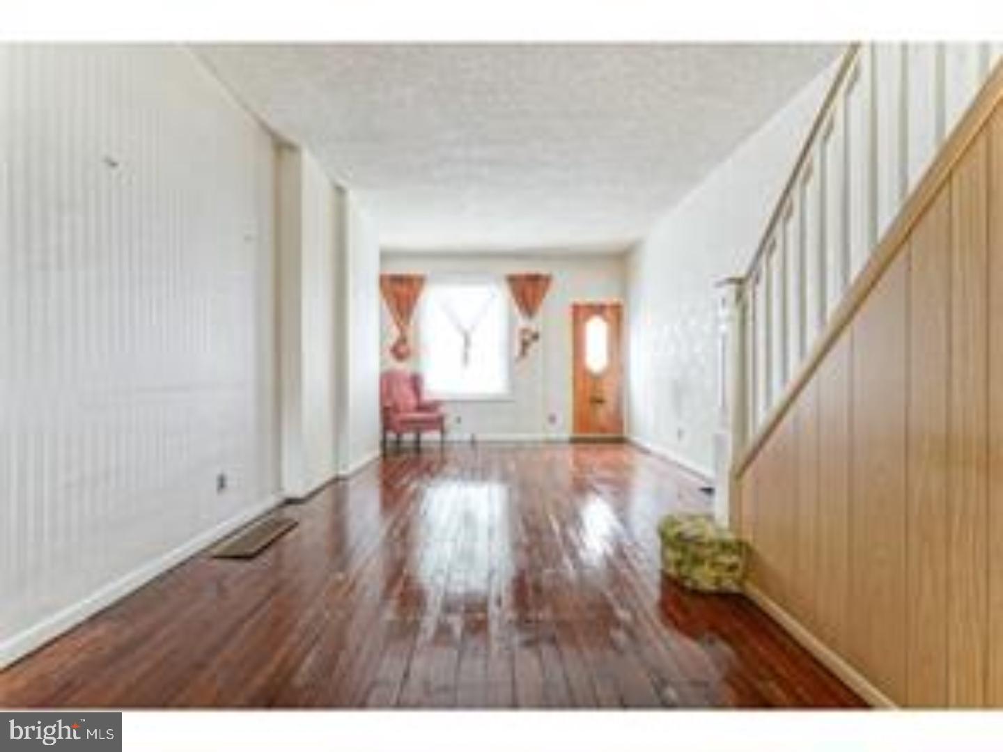 PORT RICHMOND - Residential Lease