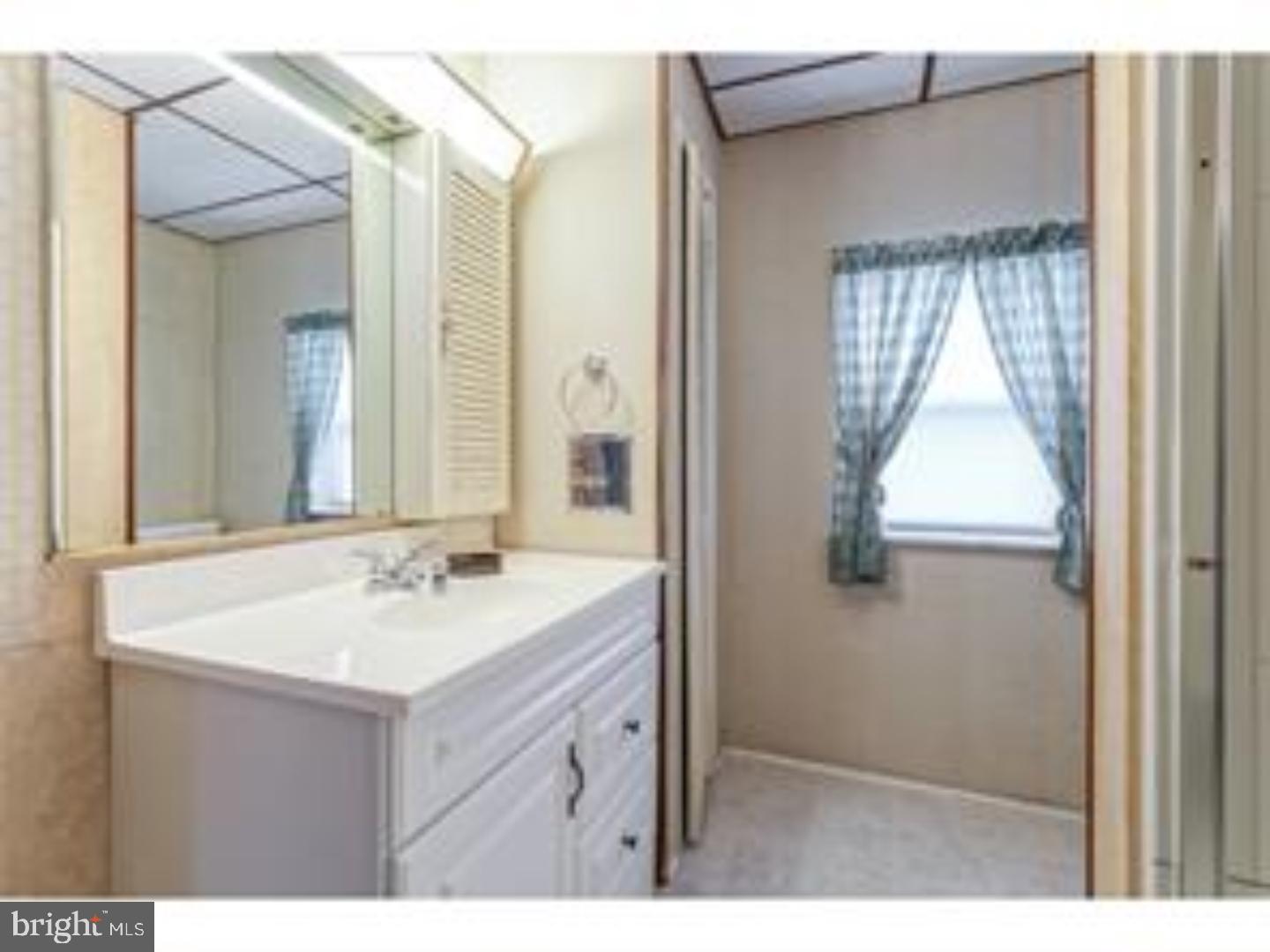 PORT RICHMOND - Residential Lease