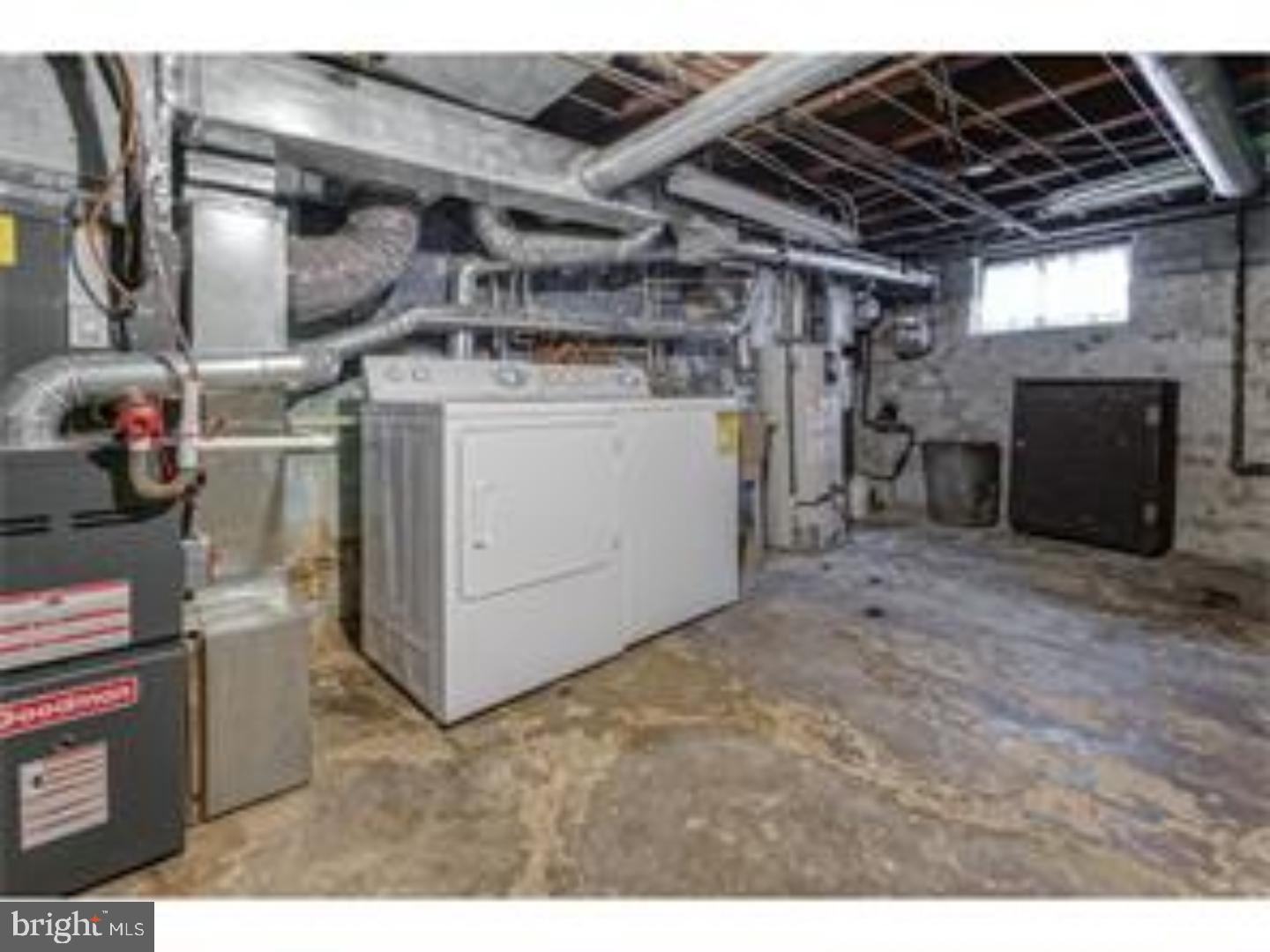 PORT RICHMOND - Residential Lease